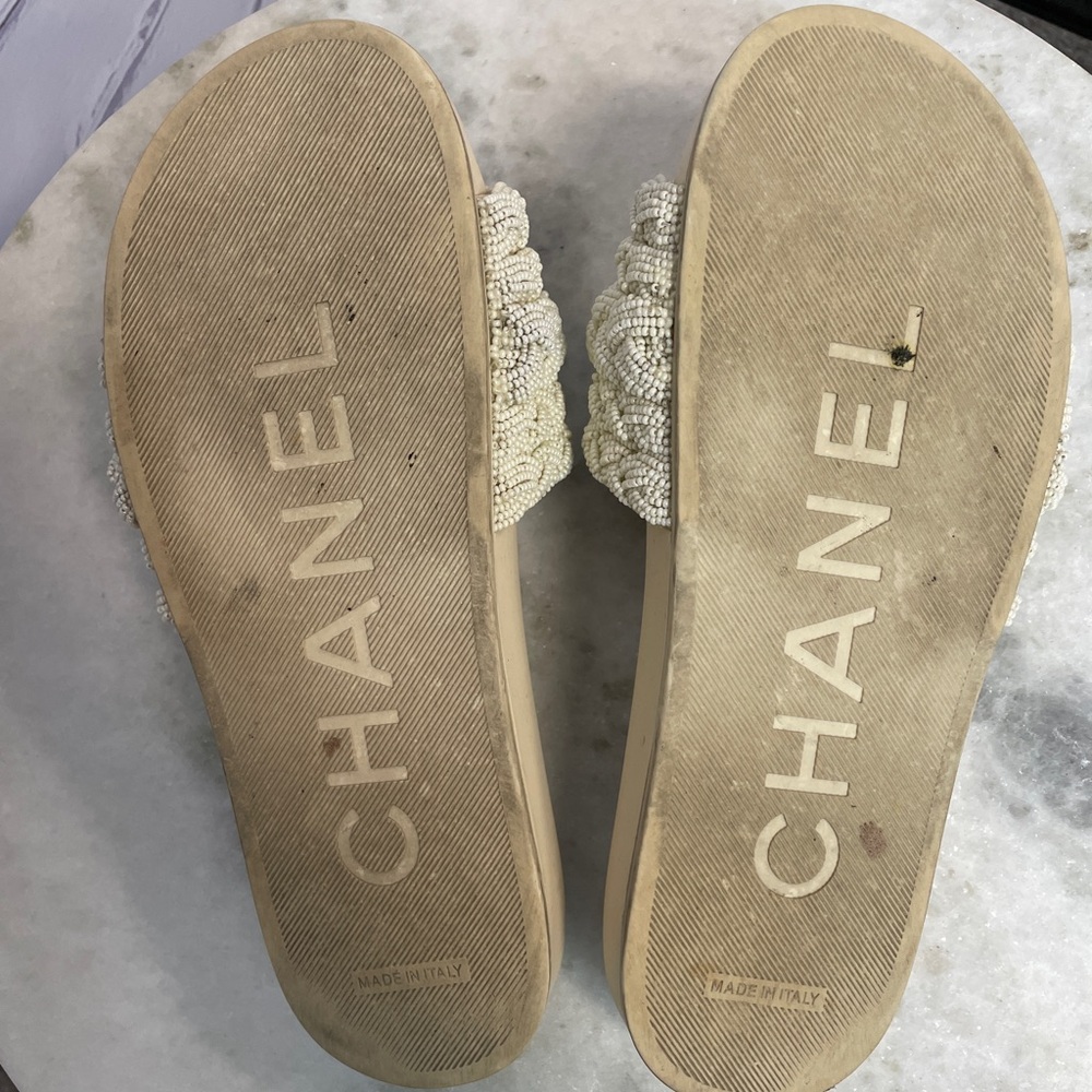 CHANEL Braided Beaded Slide Sandals in Beige with Gold CC - Picture 7 of 7
